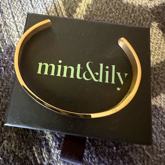Mint and Lilly bracelet - NIB when your wings were ready I was not - Picture 3 of 6